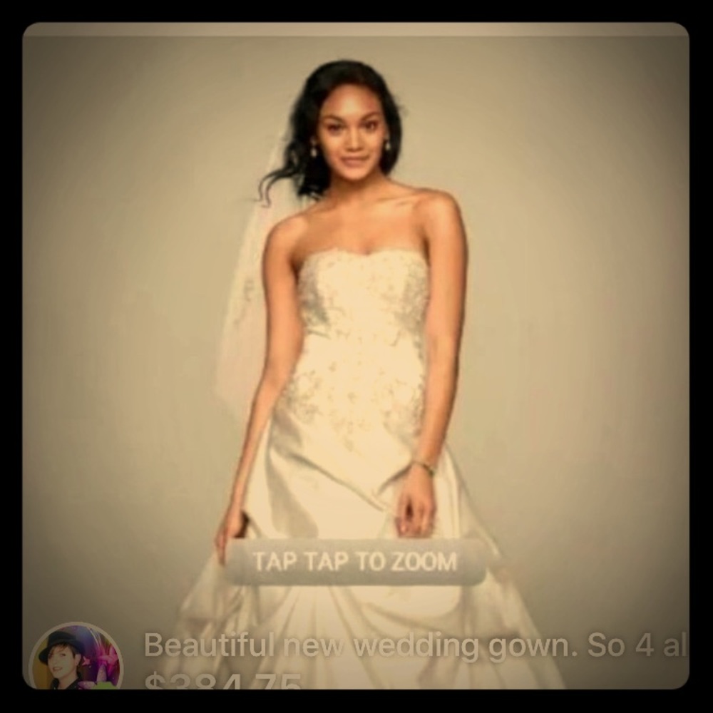 This Dress never worn except for trying on.